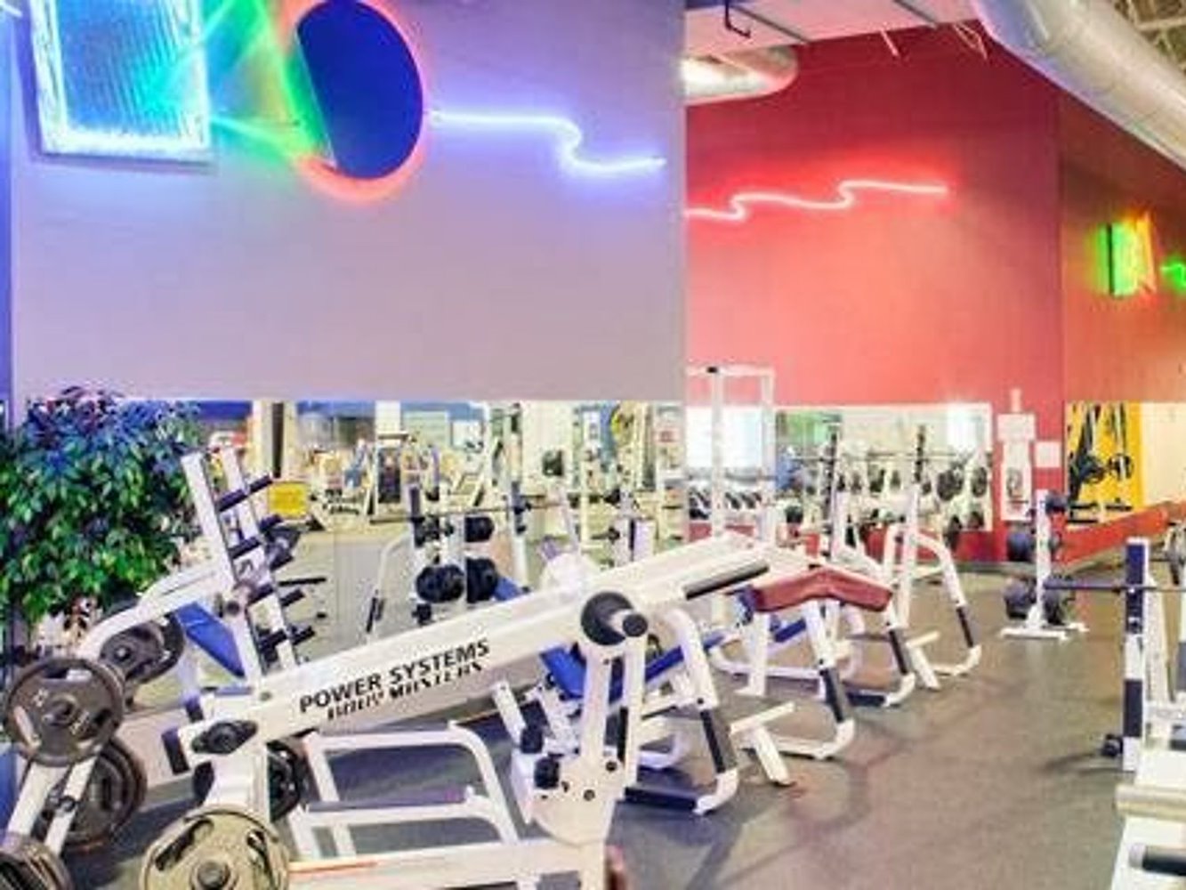 In-Shape Family Fitness - Roseville - фото 4