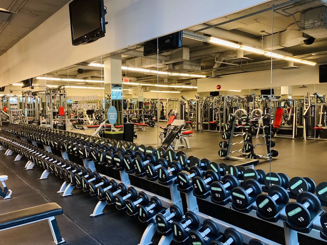 Fitness World Kitsilano - фото 2