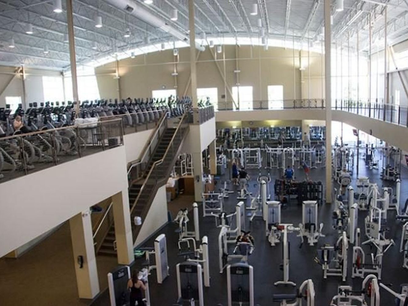 Genesis Health Clubs Olathe Ridgeview - фото 4