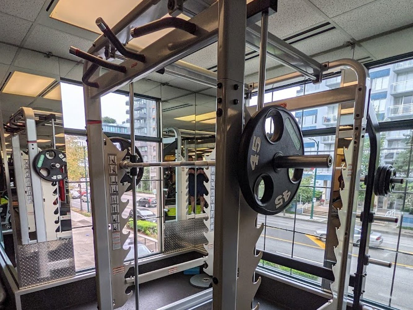 Fitness World Cambie - фото 5