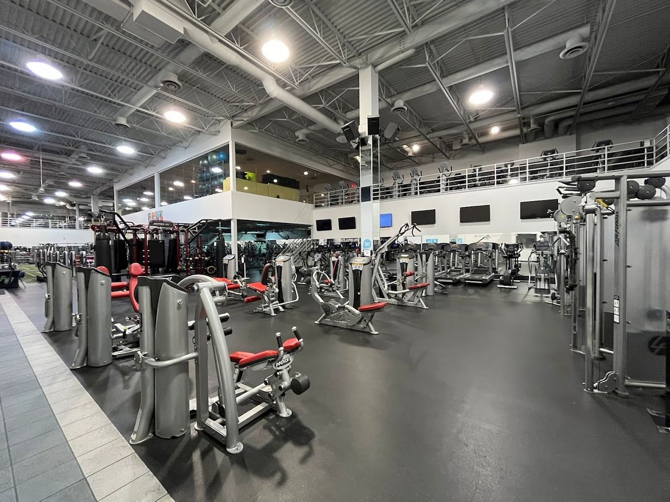 Fitness World Langley - фото 3
