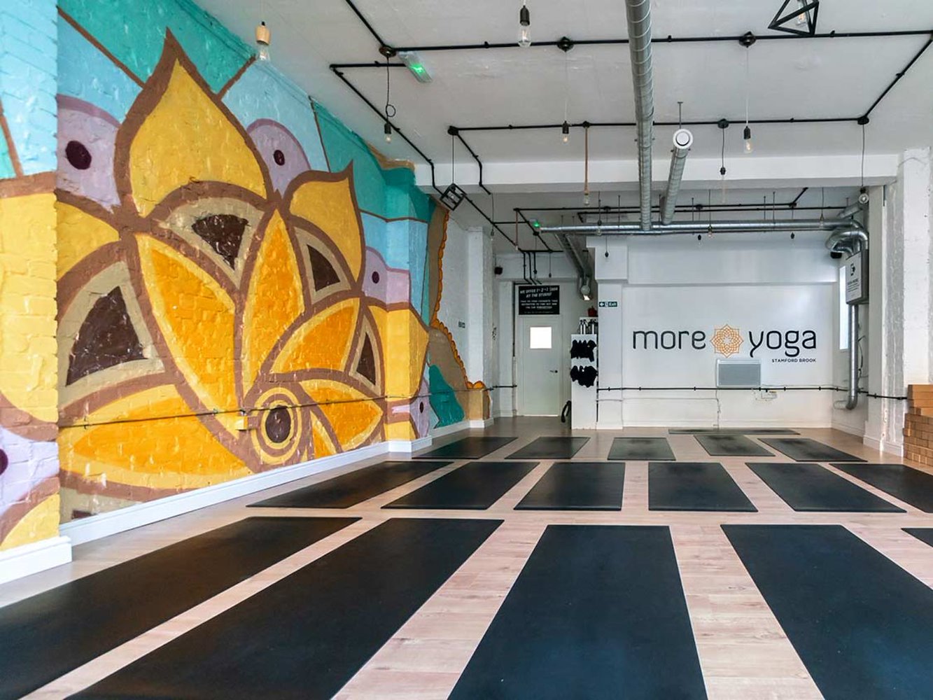 MoreYoga - Stamford Brook - фото 1