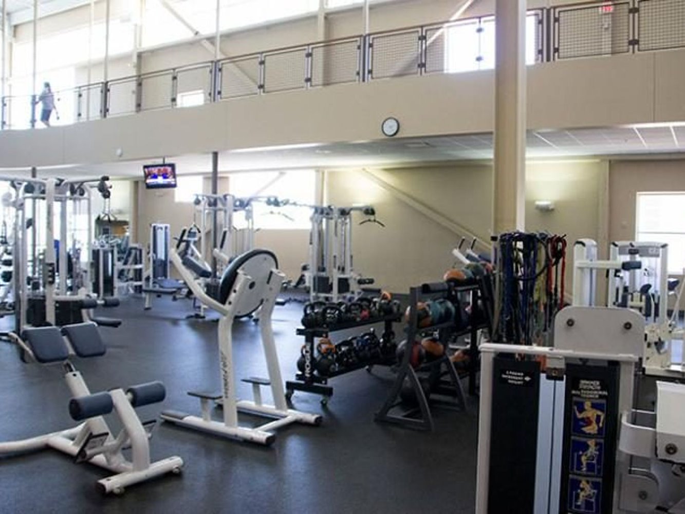 Genesis Health Clubs Olathe Ridgeview - фото 3