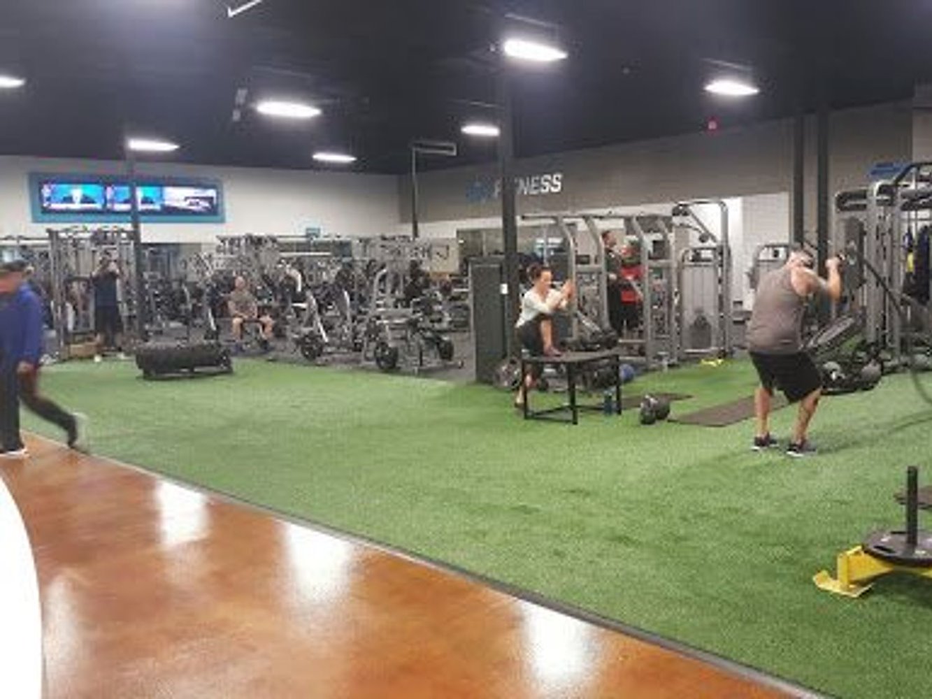 EoS Fitness - Glendale 51st Ave/Olive - фото 5