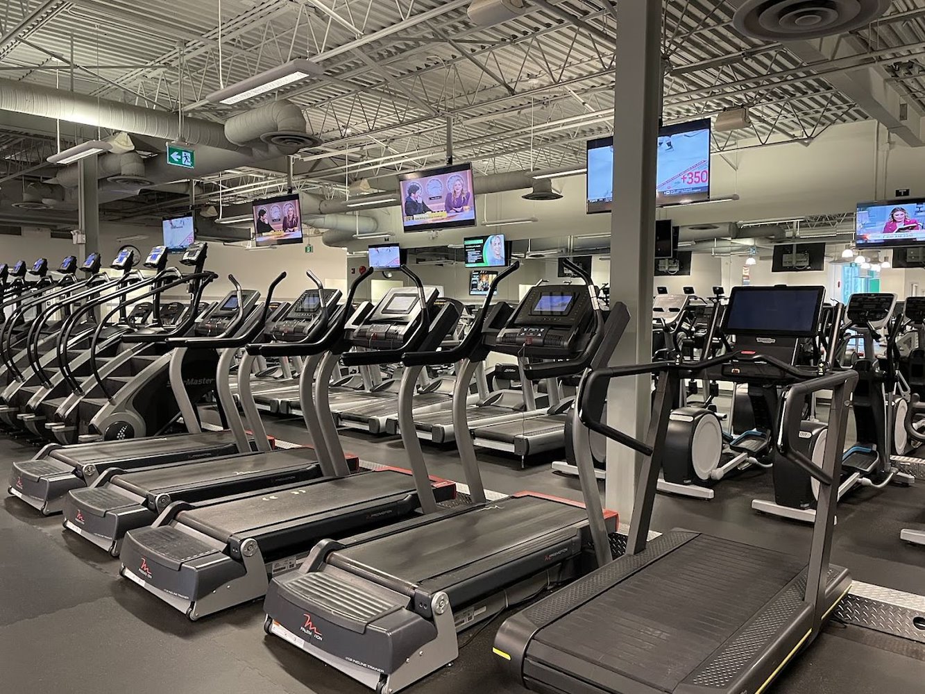 Fitness World Lougheed Mall - фото 2