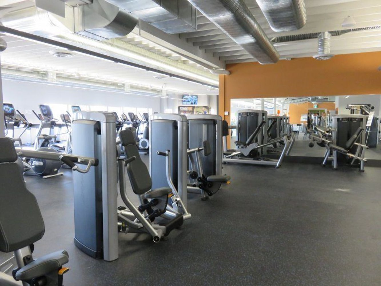 Club16 Trevor Linden Fitness Abbotsford - фото 1