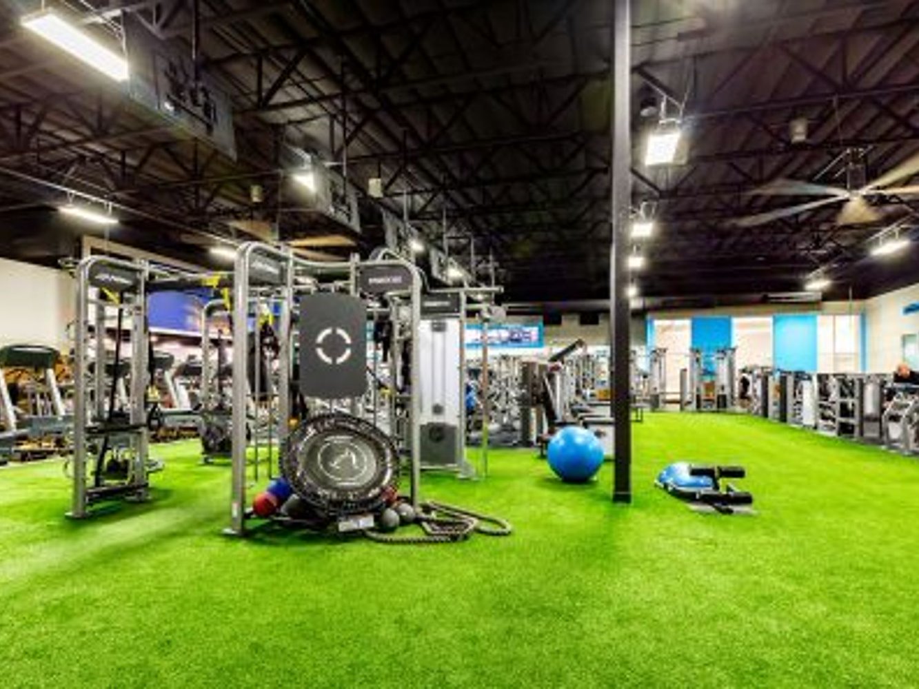 EoS Fitness Oceanside: Palm Tree Plaza - фото 1