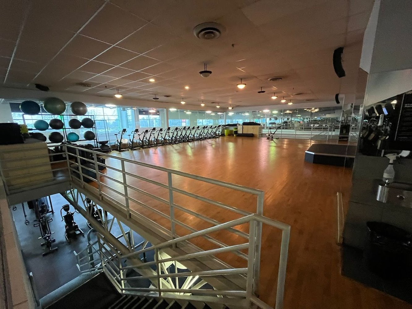 Fitness World Langley - фото 1