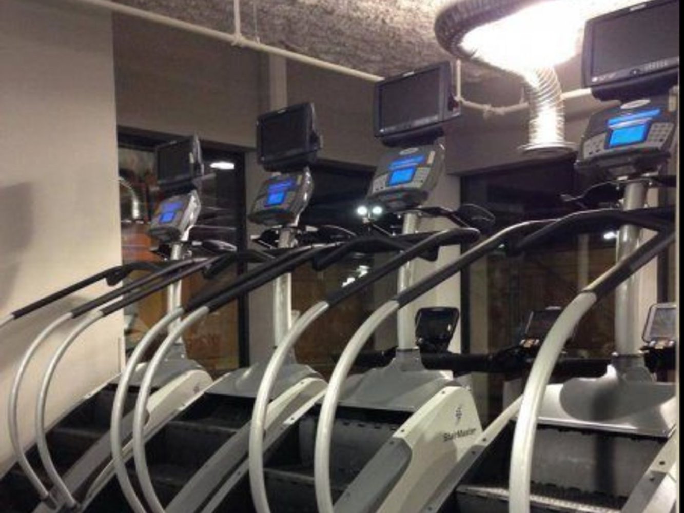 Club16 Trevor Linden Fitness Maple Ridge - фото 4
