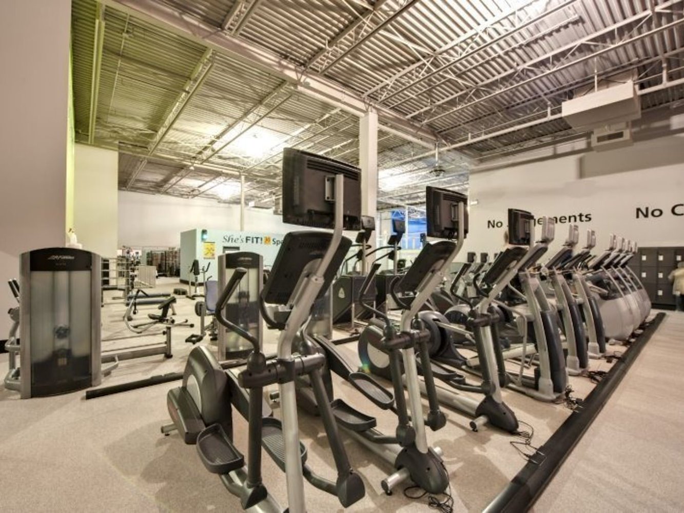 Club16 Trevor Linden Fitness Coquitlam - фото 3
