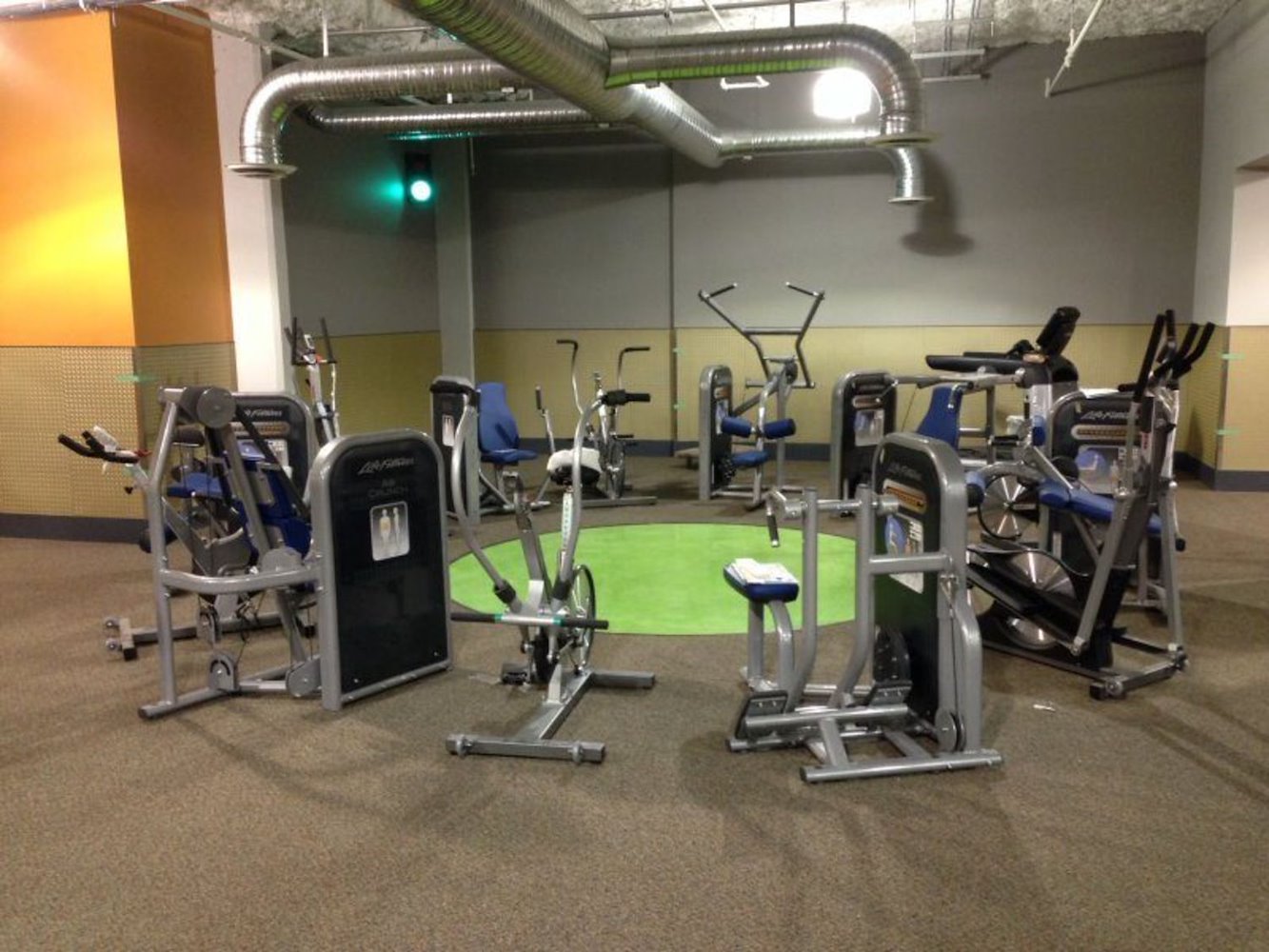 Club16 Trevor Linden Fitness Maple Ridge - фото 1
