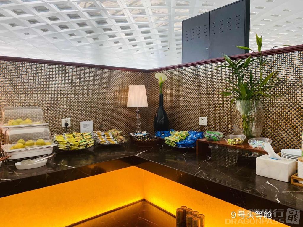 First Class Lounge - interior view 4