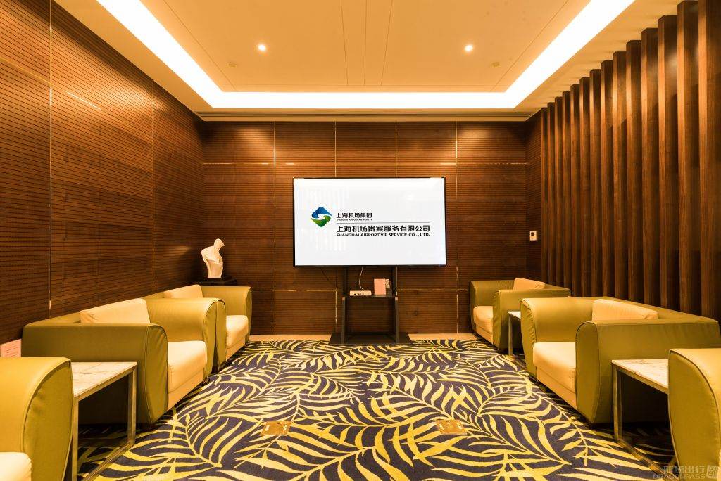 V03 VIP Lounge — seating area