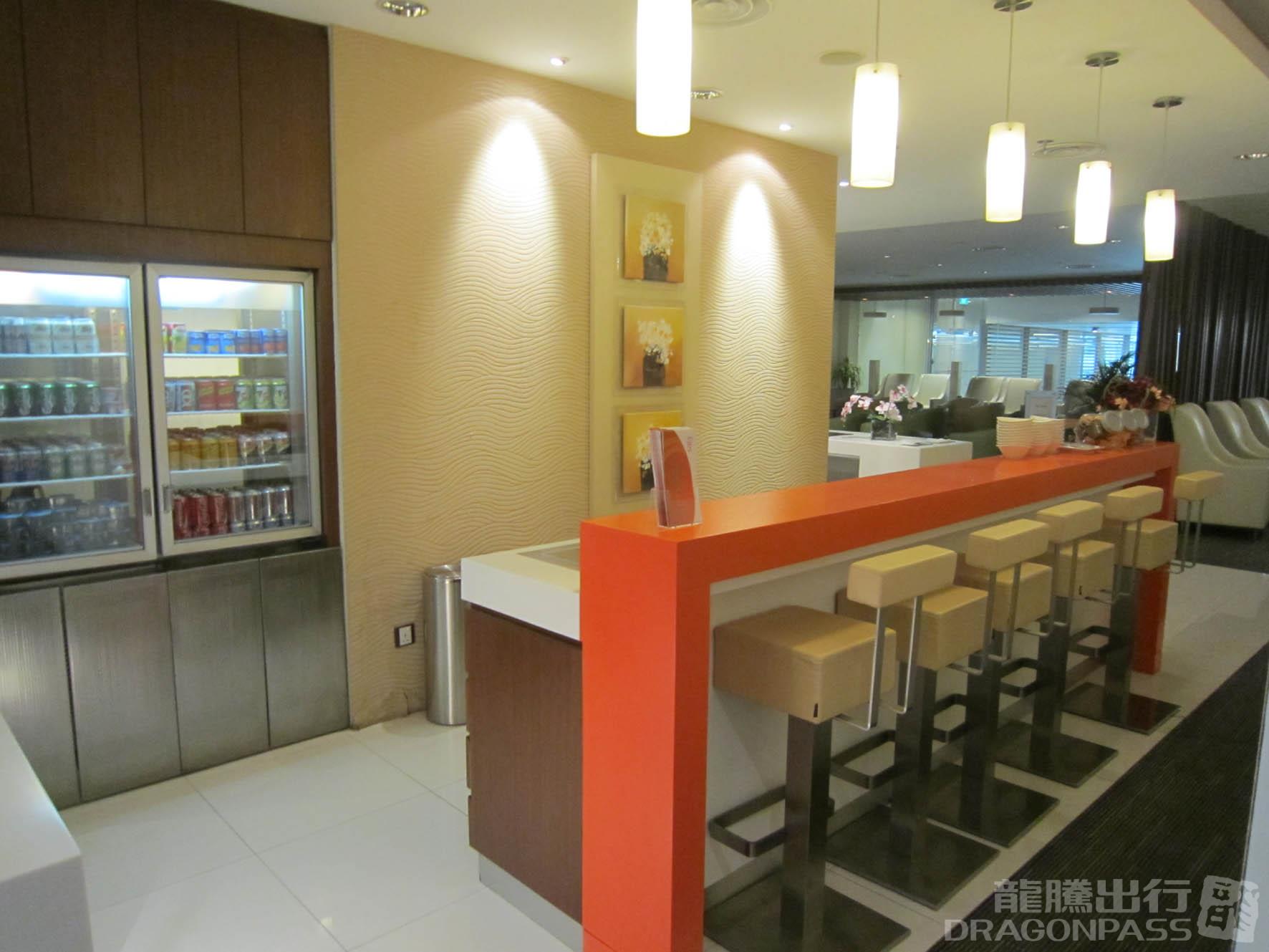 SATS Premier Lounge (T1) - interior view 3