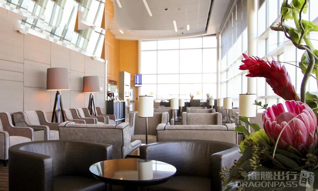 Plaza Premium Lounge (US Departures) at Edmonton International Airport (YEG)