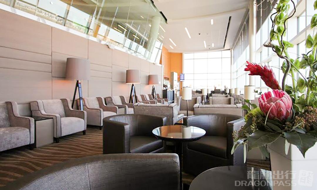 Plaza Premium Lounge (US Departures) - interior view 3