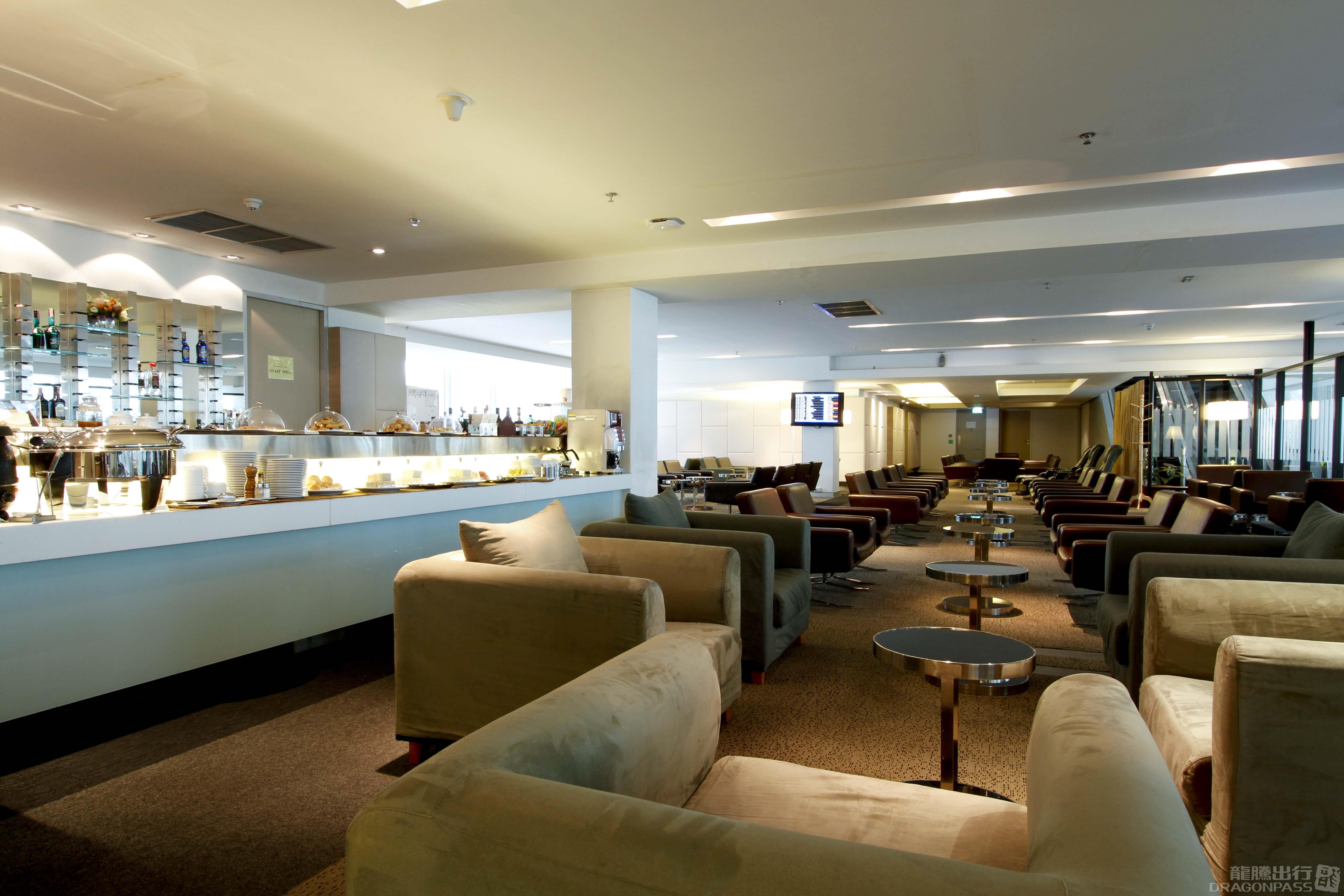 Miracle First Class Lounge - interior view 3