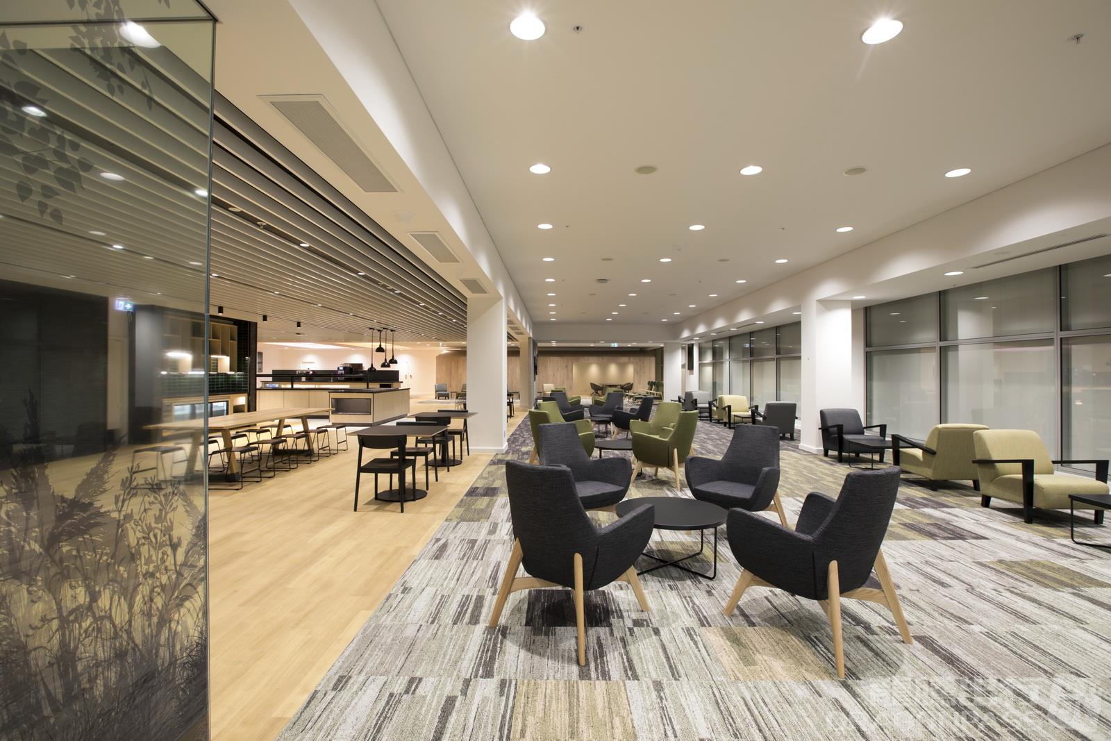 Strata Lounge