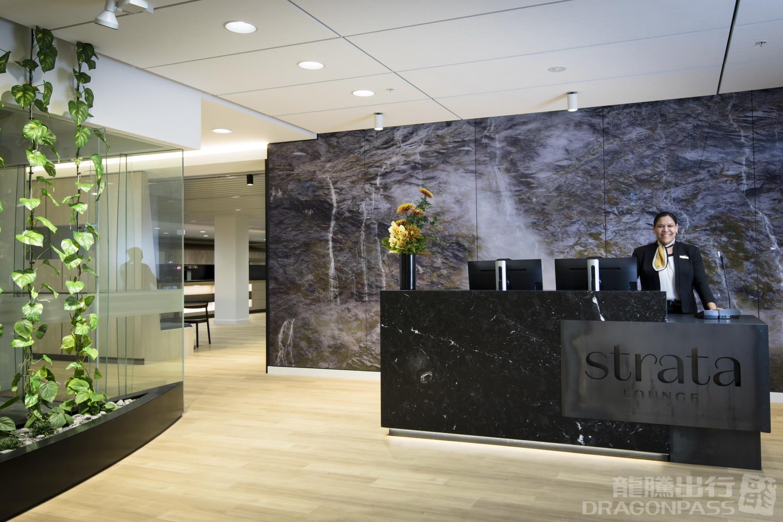 Strata Lounge - interior view 4