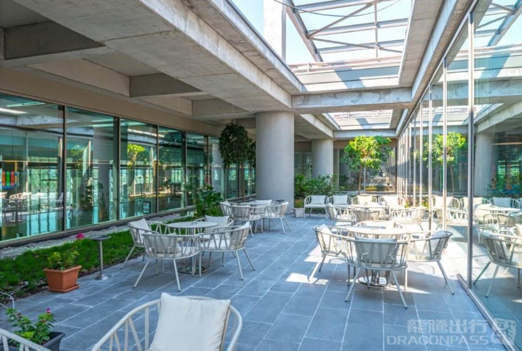 CIP Lounge - interior view 2