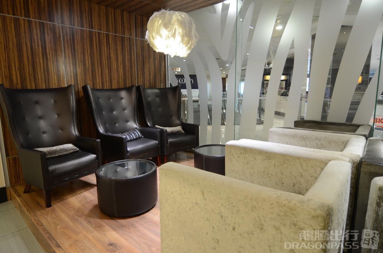 Mashonzha Lounge - interior view 3