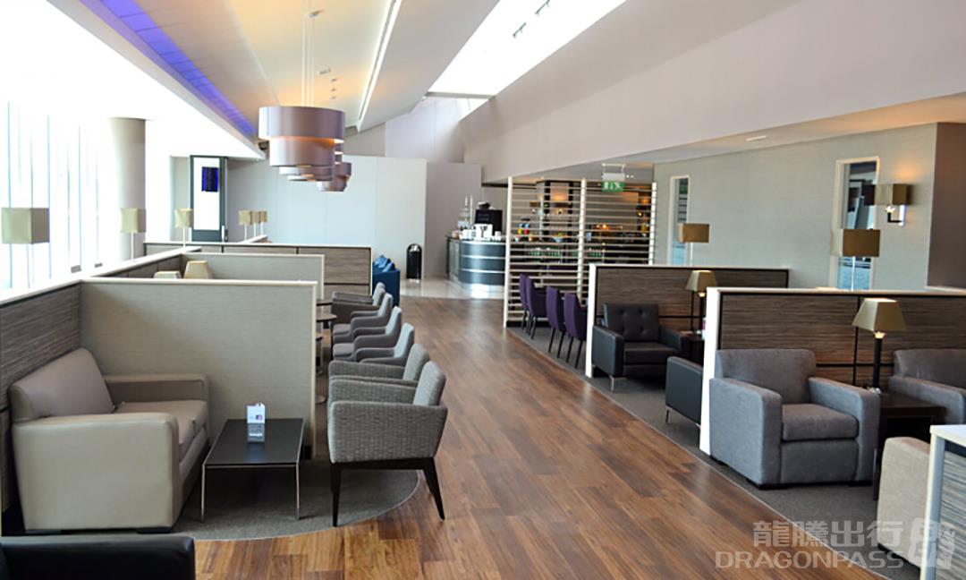 Aspire Lounge - interior view 4