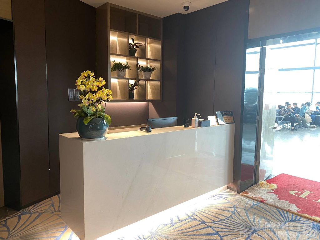 First Class Lounge - interior view 4