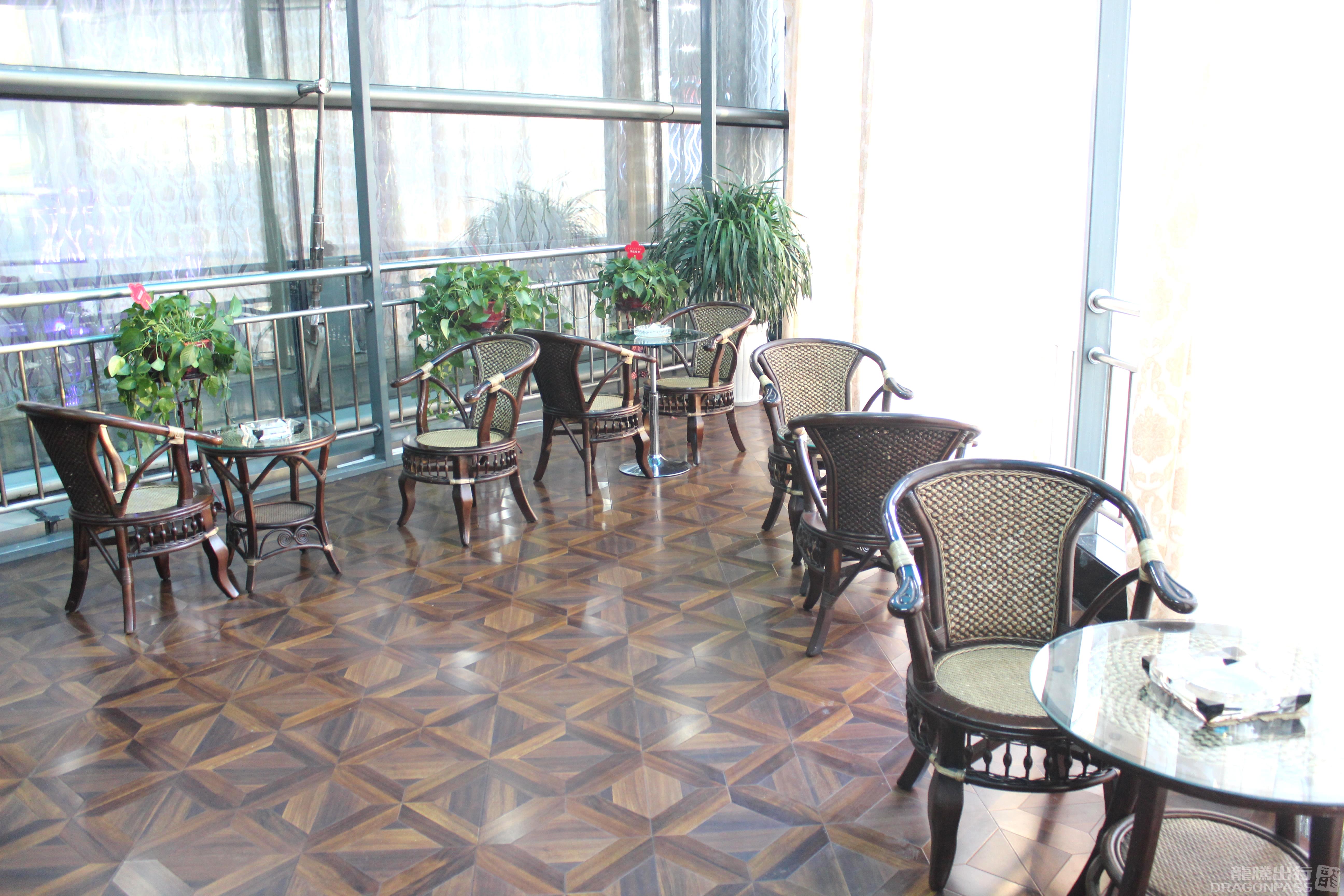 First & Business Class Lounge