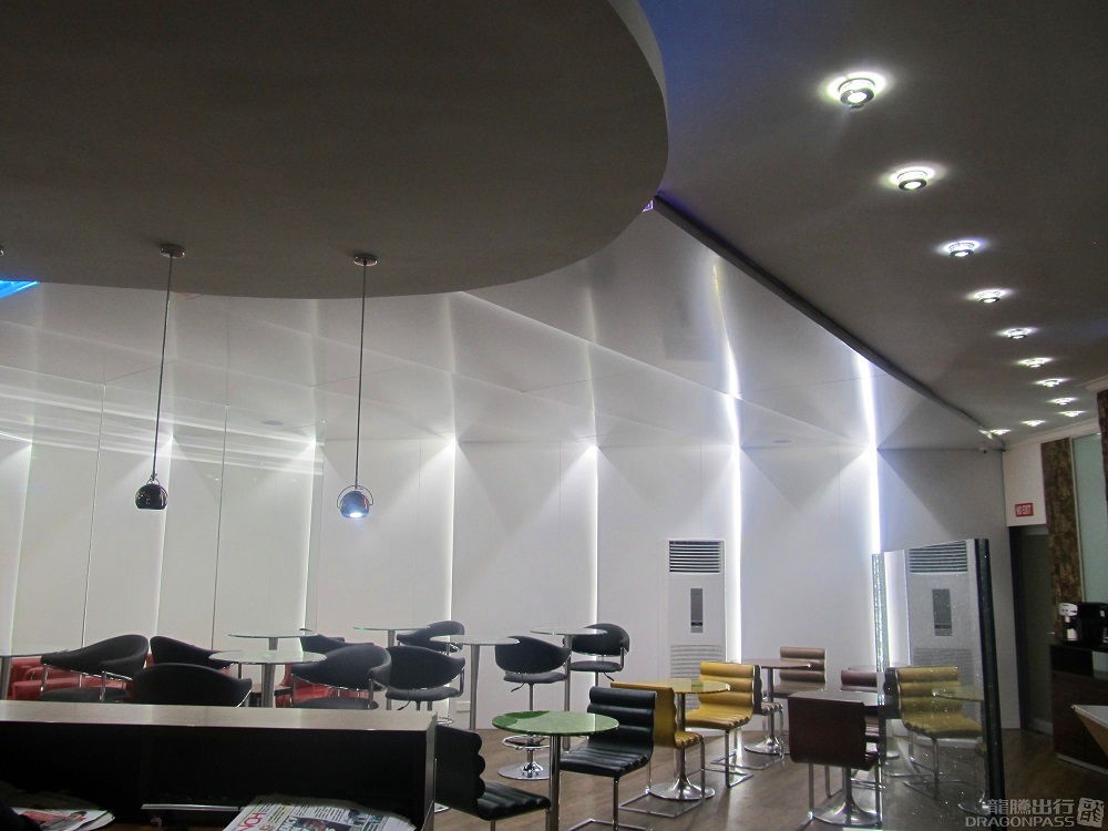 Oasis Executive Lounge - interior view 3