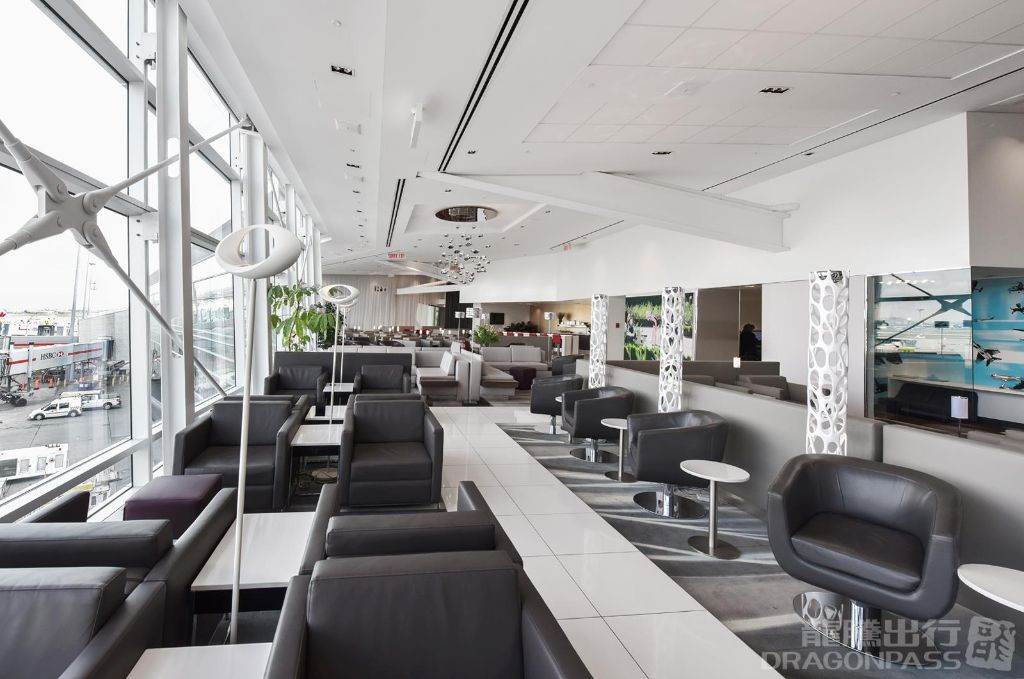 National Bank Lounge - interior view 3