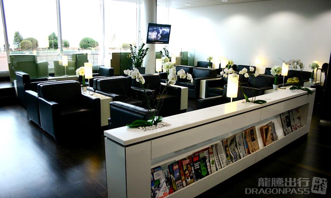 Marhaba Lounge - interior view 2