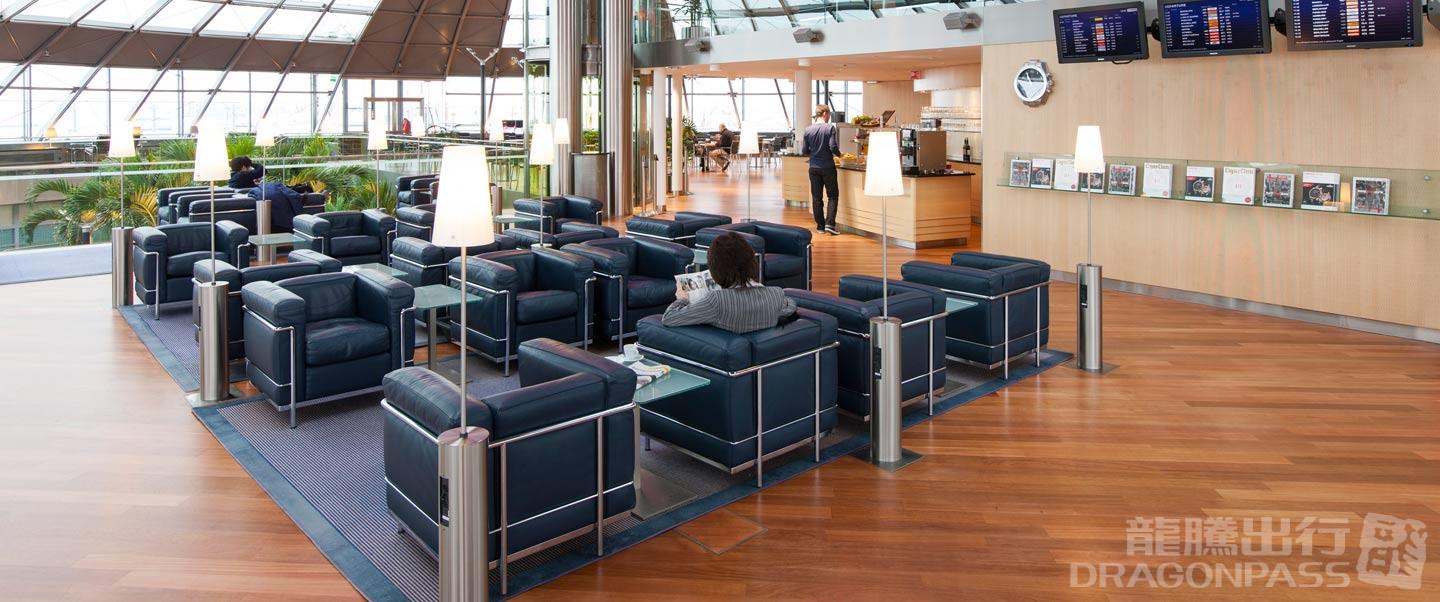 Skyview Lounge