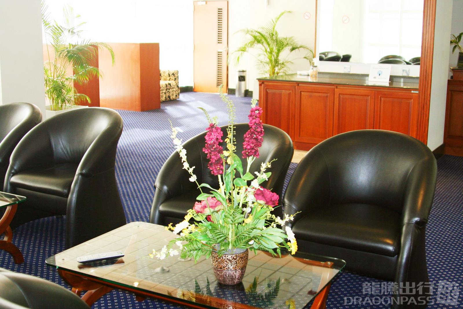 Executive Lounge - interior view 4
