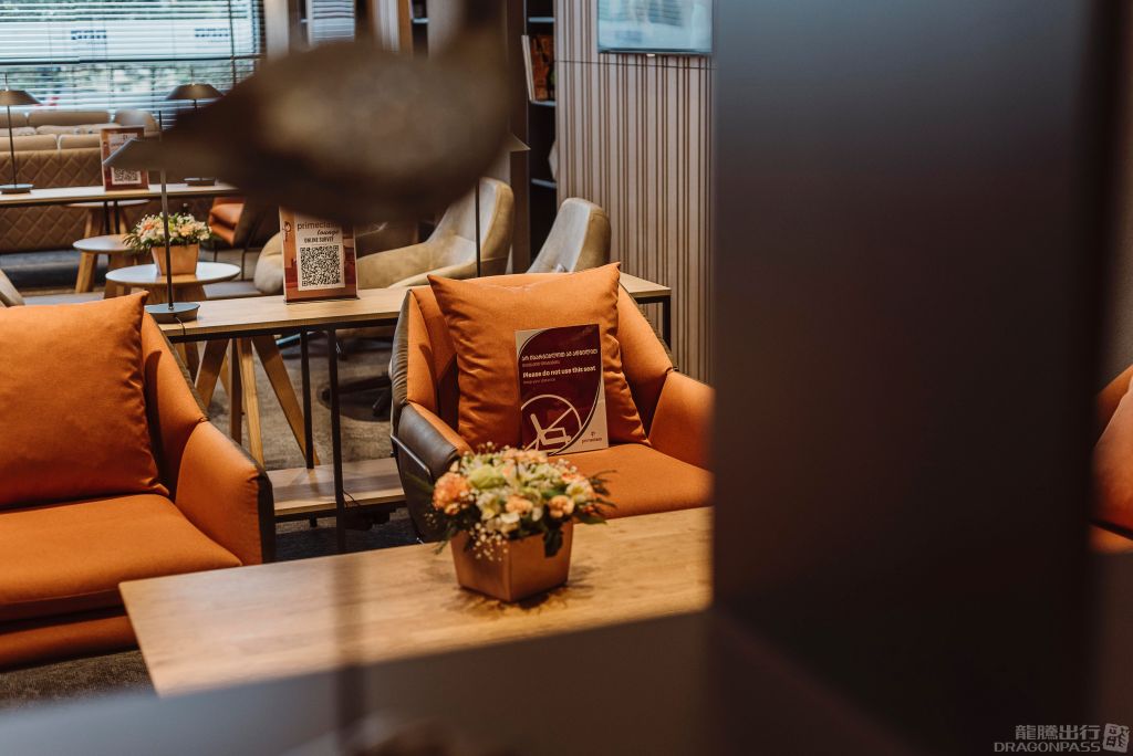 Primeclass Lounge - interior view 2