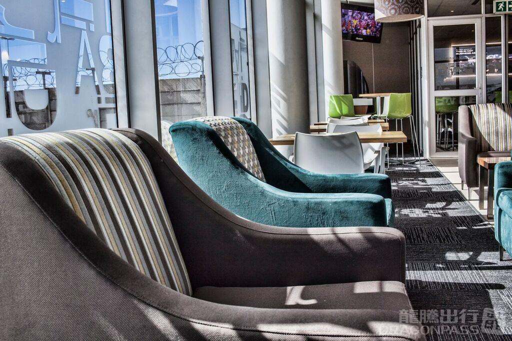 Bidvest Premier Lounge — food & bar