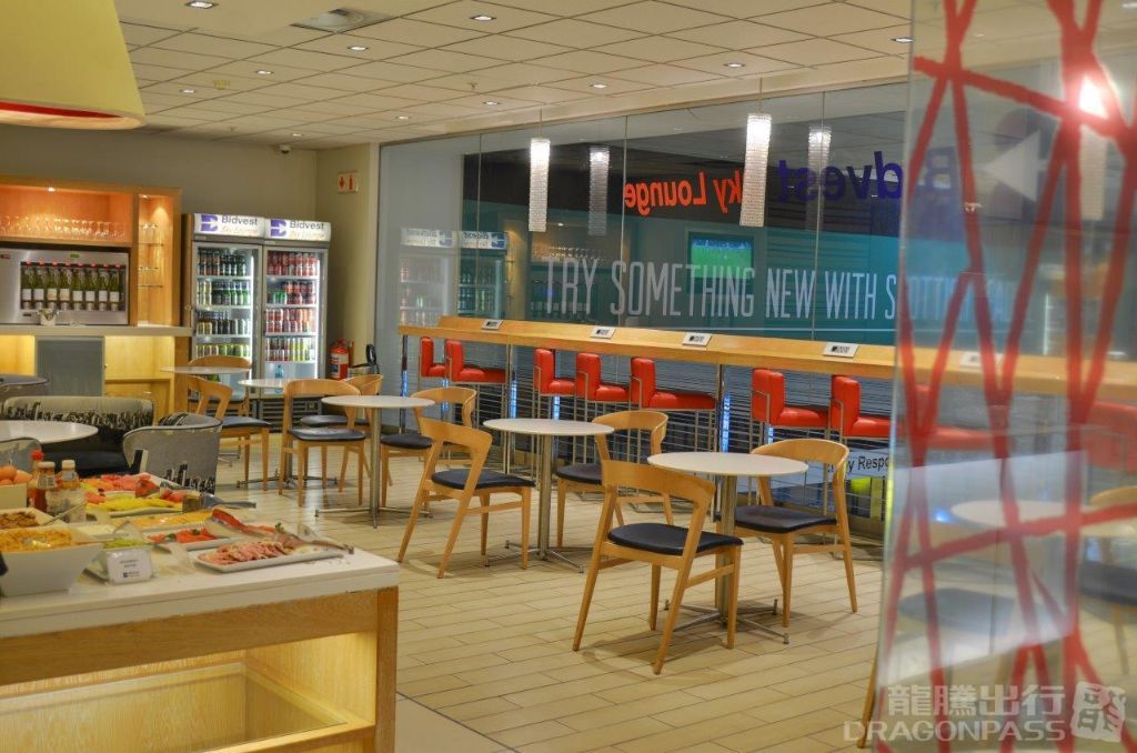 Bidvest SKY Lounge - OR Tambo Domestic - interior view 3