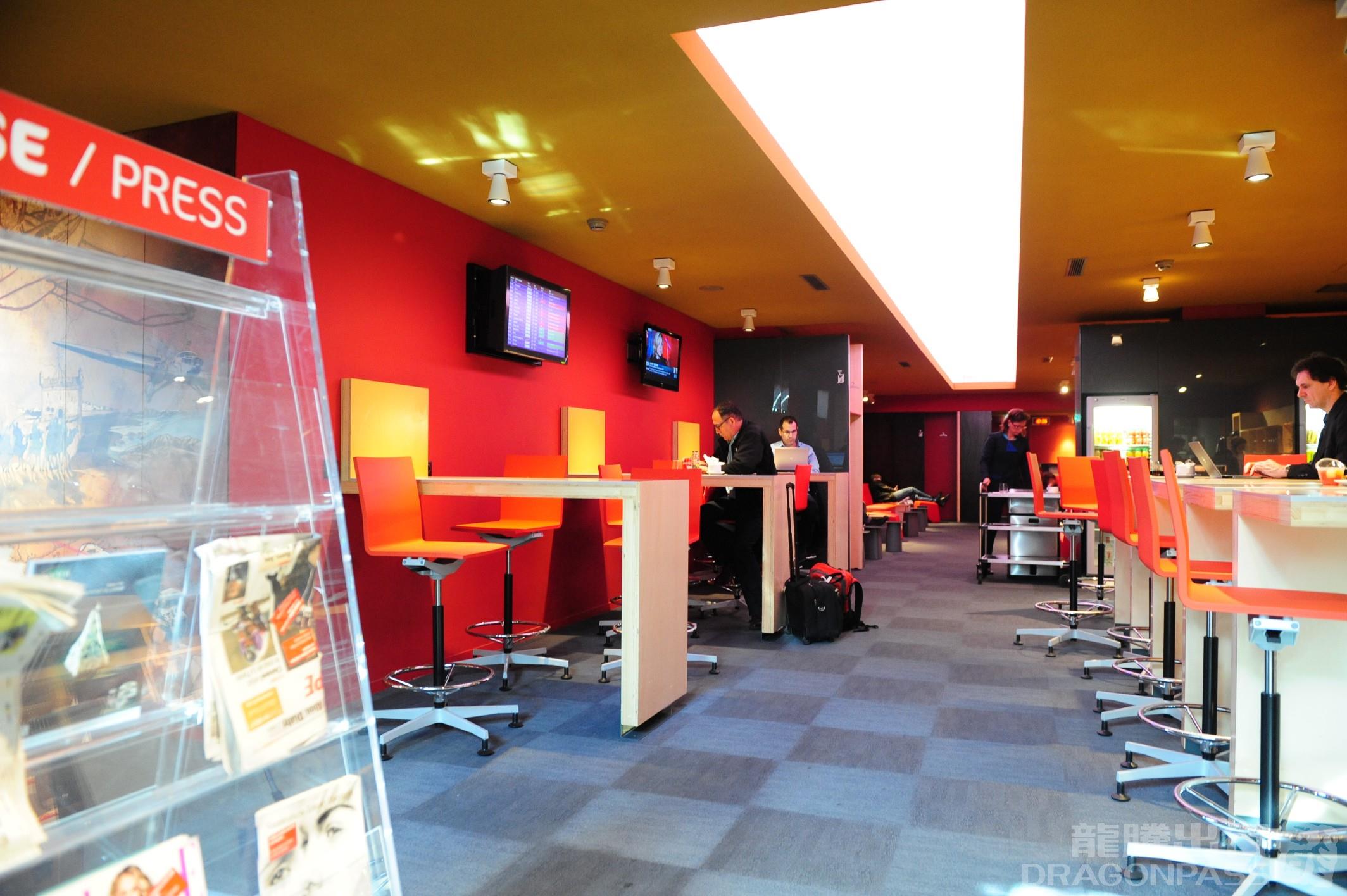 La Croix du Sud Lounge at Blagnac Airport (TLS)