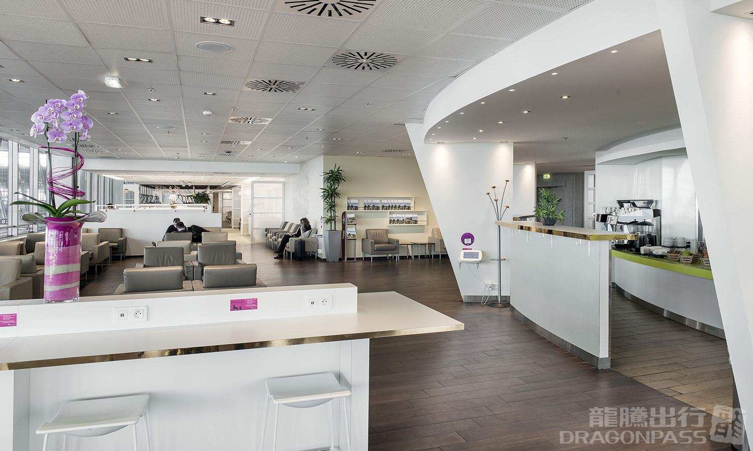 The Infinity Lounge