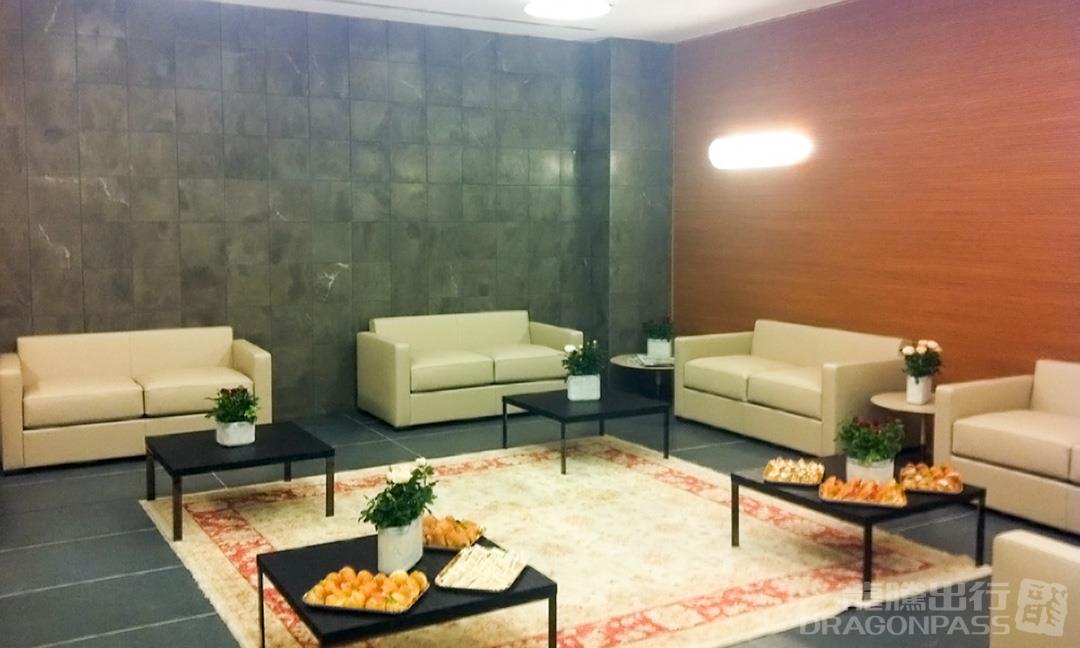 VIP Lounge and Fast Track - interior view 3