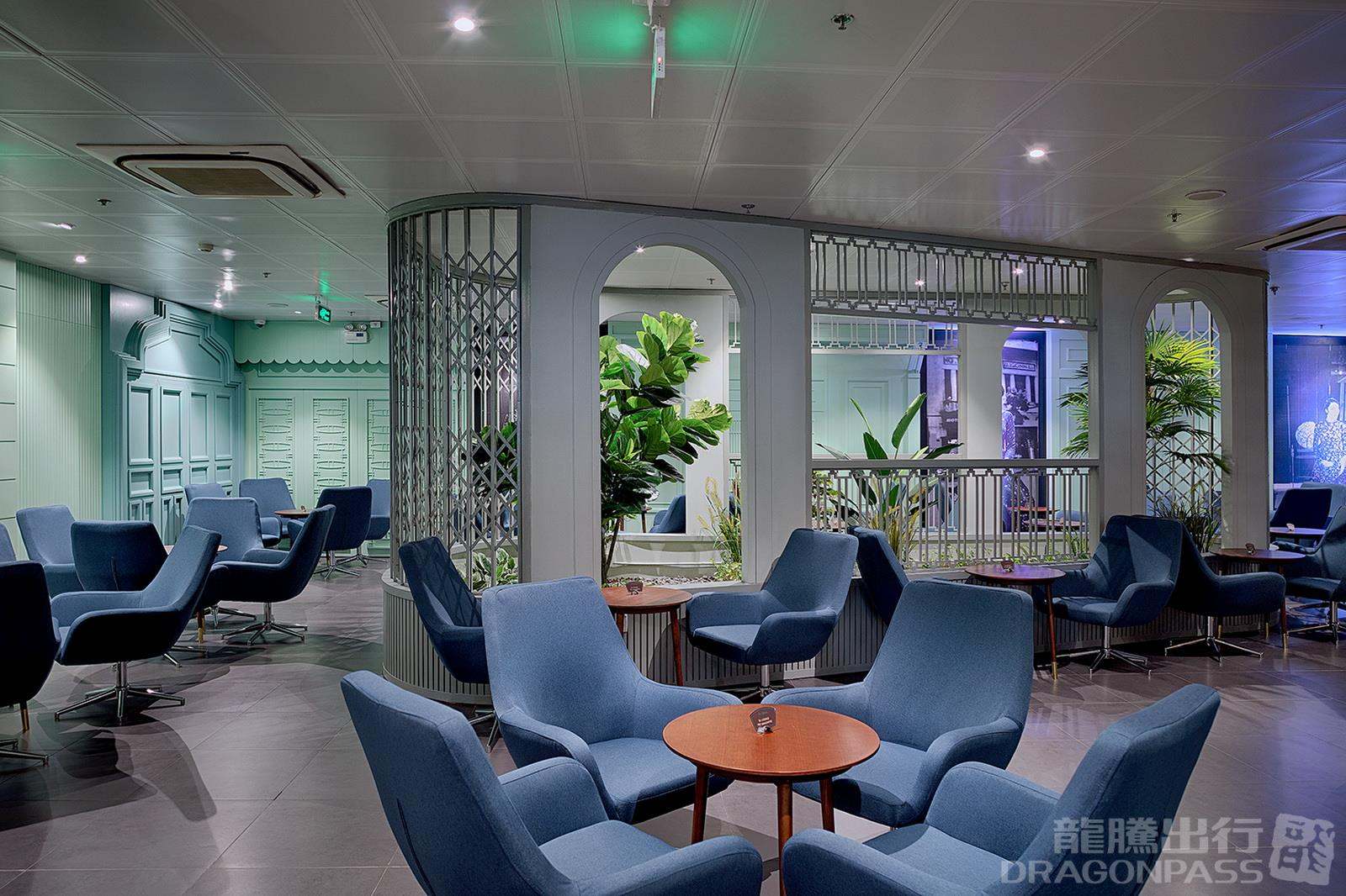 Le Saigonnais Business Lounge (Domestic - T1) — food & bar