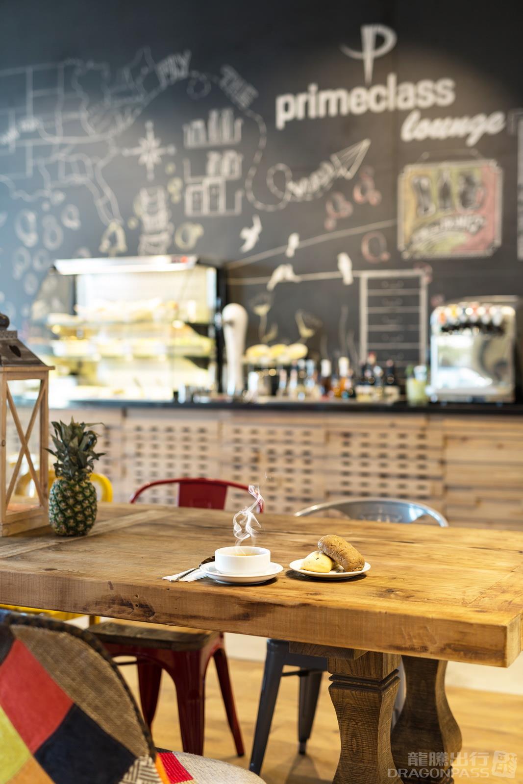 Primeclass Lounge - interior view 4