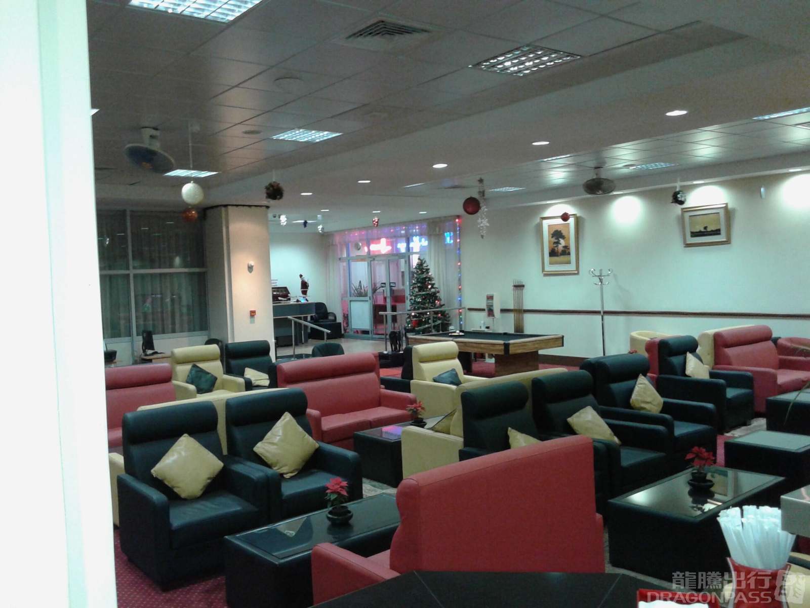 Karibuni Lounge — food & bar
