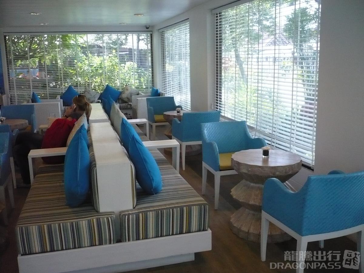 Blue Ribbon Club Lounge