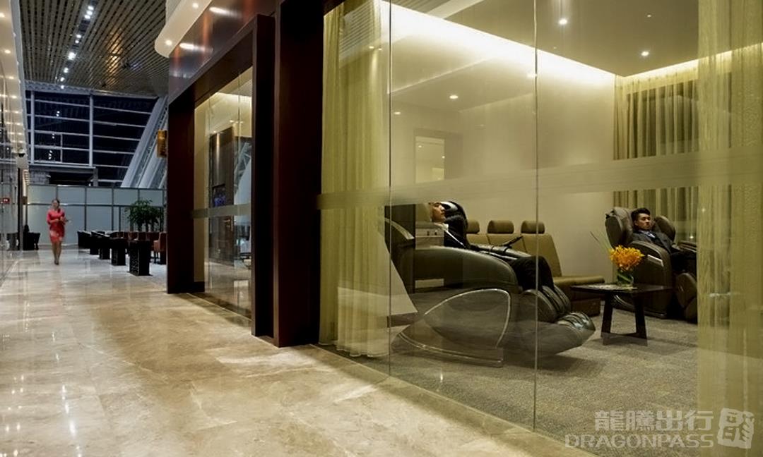 First Class Lounge - interior view 3