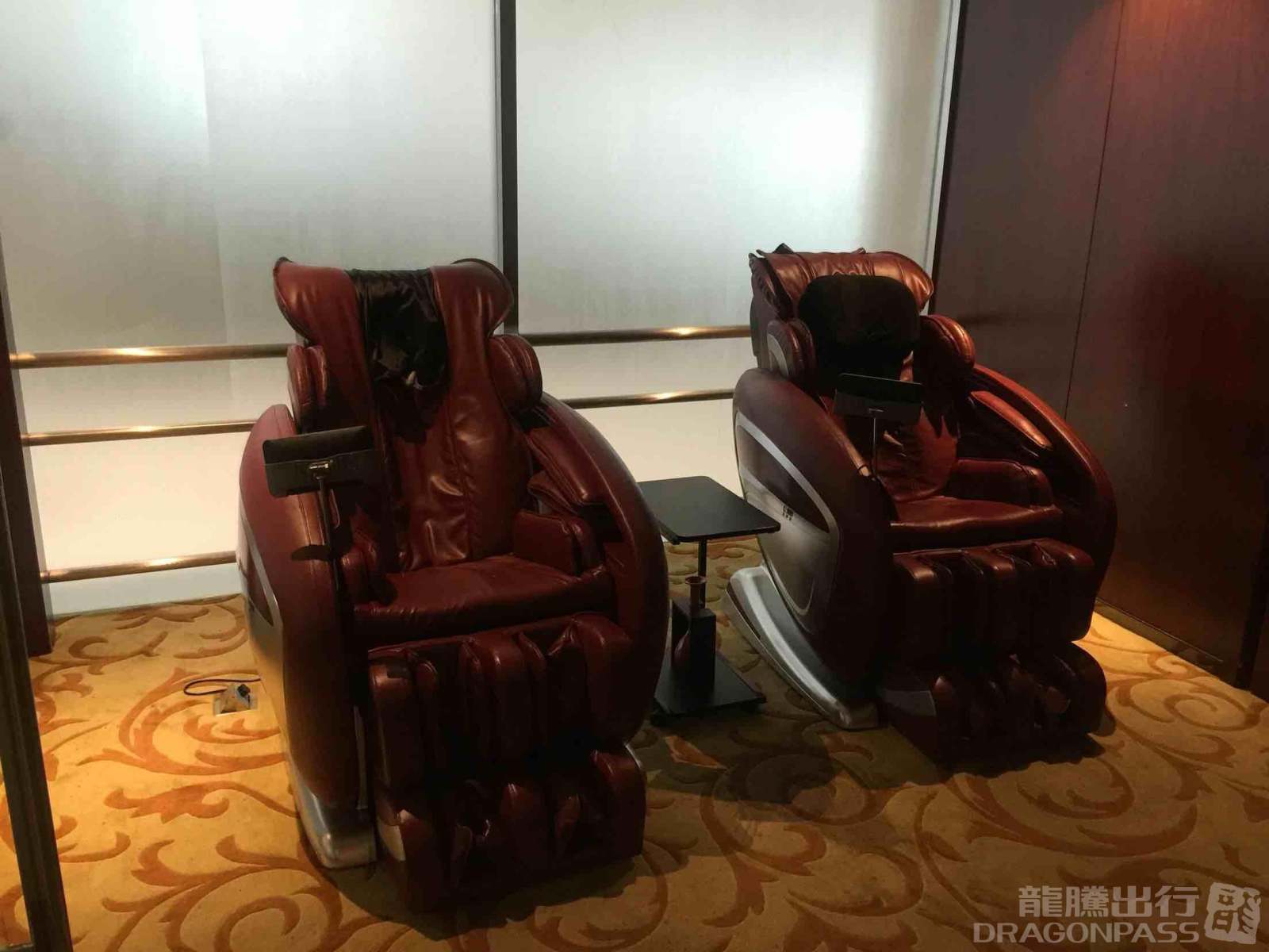 V1 First Class Lounge — seating area