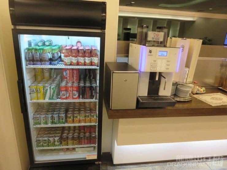 KAL Lounge - interior view 3