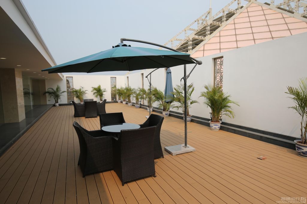 First Class Lounge