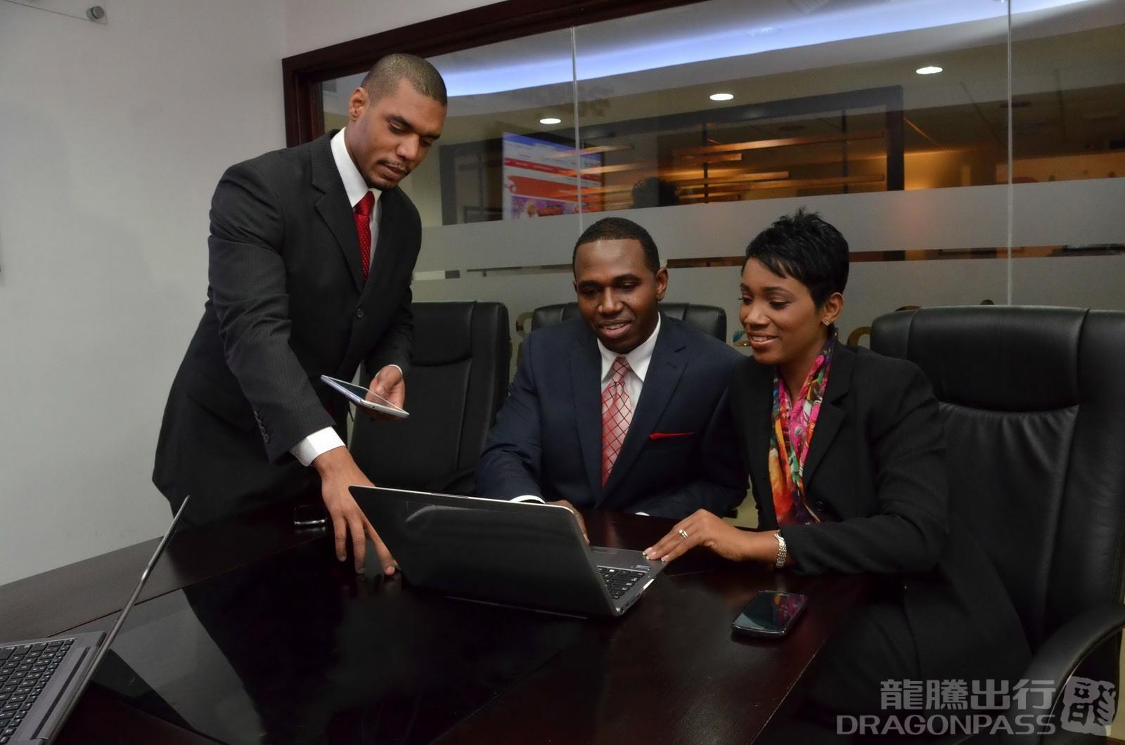 Club Kingston Arrivals - interior view 3