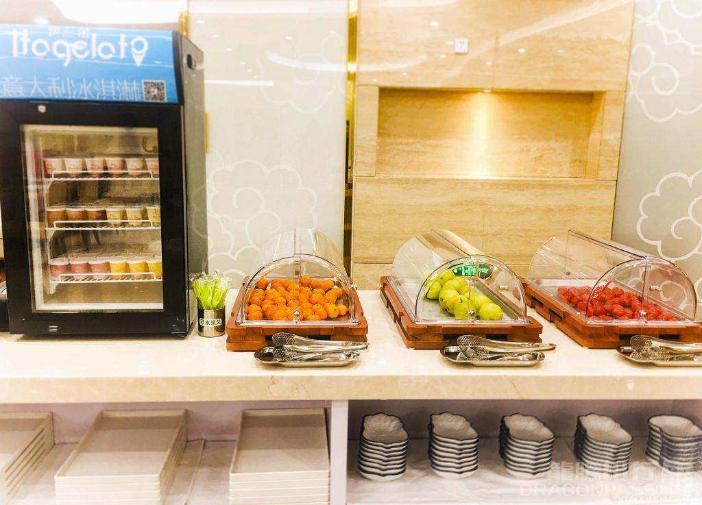 Trvok A1 Lounge — food & bar