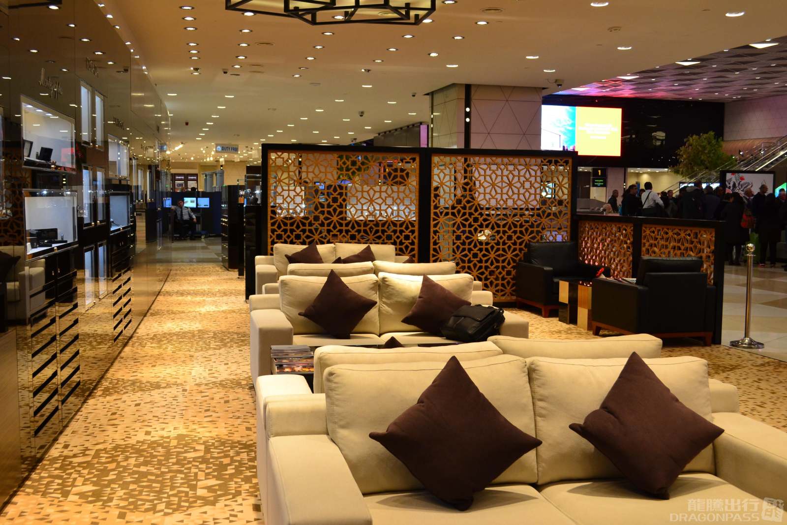 Baku Club (Arrivals Lounge) — food & bar